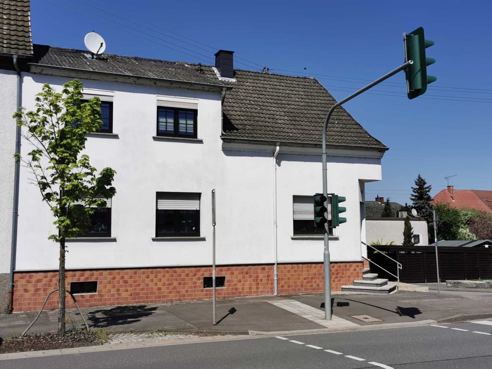 LEBACH : RAUMWUNDER für die große FAMILIE mit 3 GARAGEN und NEUER Heizung !   LEBACH : RAUMWUNDER für die große FAMILIE mit 3 GARAGEN und NEUER Heizung !