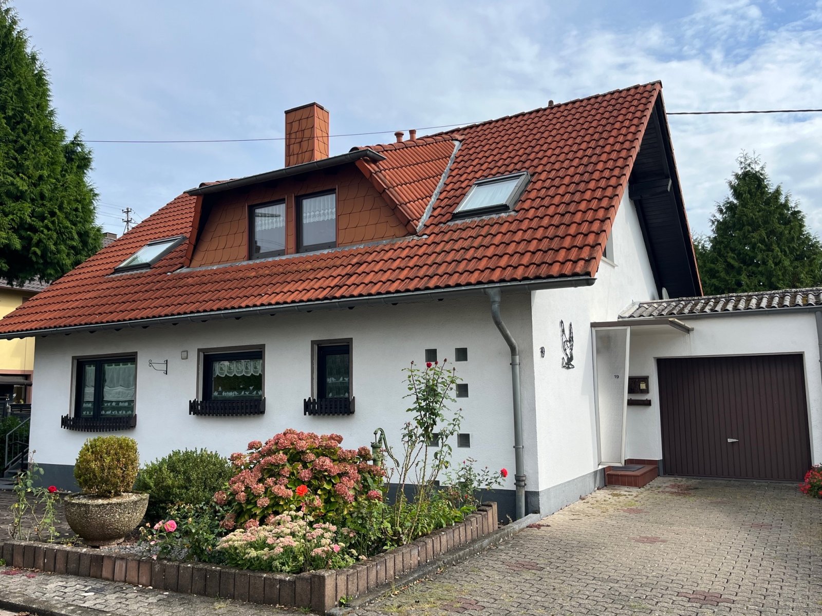 EIWEILER : Solides und gepflegtes 1 - 2 - 3 Familienhaus in TRAUMLAGE !  EIWEILER : Solides und gepflegtes 1 - 2 - 3 Familienhaus in TRAUMLAGE !