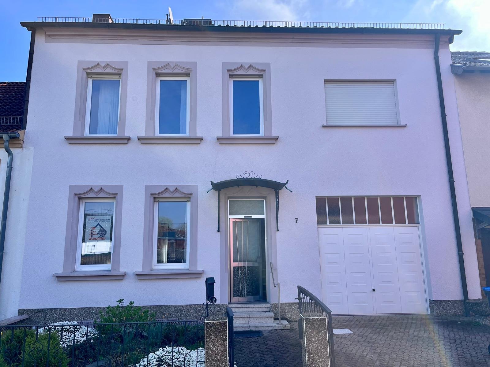 ENSDORF : Ihr neues ZUHAUSE mit Charme und Platz in einer ruhigen SACKGASSE ! ENSDORF : Ihr neues ZUHAUSE mit Charme und Platz in einer ruhigen SACKGASSE !