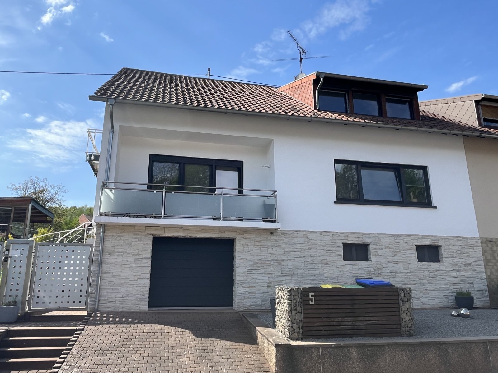 PIESBACH : WOHNFERTIG saniertes 2 - Familienhaus mit tollem Garten in Waldrandnähe ! PIESBACH : WOHNFERTIG saniertes 2 - Familienhaus mit tollem Garten in Waldrandnähe !