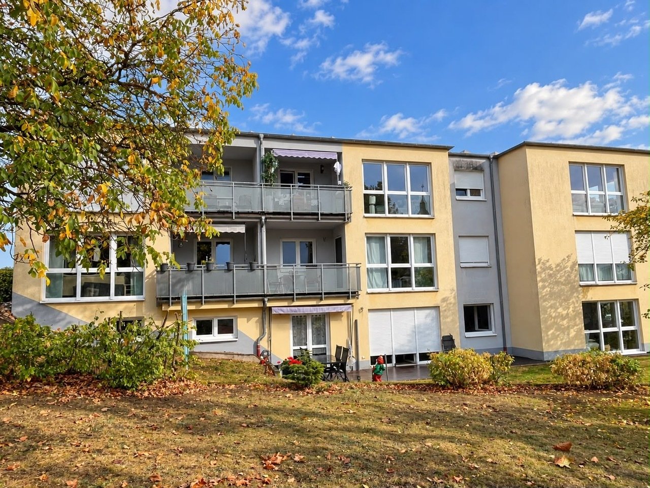 STEINBACH : 1 ZKB - WOHNUNG (vermietet ) mit Terrasse ideal für Kapitalanleger ! STEINBACH : 1 ZKB - WOHNUNG (vermietet ) mit Terrasse ideal für Kapitalanleger !